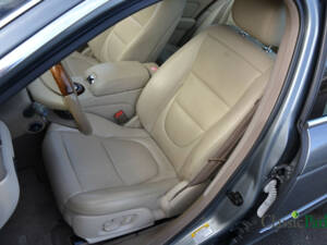 Image 22/50 of Jaguar XJ 8 3.5 (2003)