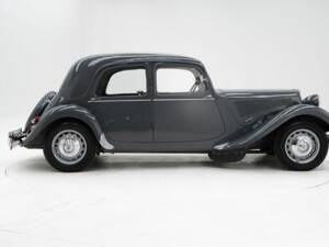 Image 6/15 of Citroën Traction Avant 11 BL (1950)