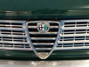 Image 15/27 of Alfa Romeo Giulia 1300 (1964)