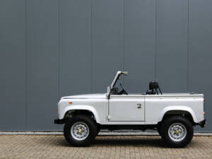 Image 26/49 de Land Rover Defender 90 (1990)