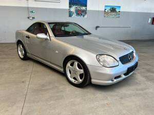 Image 3/40 de Mercedes-Benz SLK 230 Kompressor (1998)