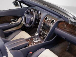 Imagen 24/41 de Bentley Continental GTC W12 (2014)