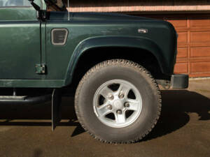 Bild 19/50 von Land Rover Defender 110 (2011)