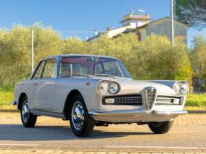 Image 7/7 of Alfa Romeo 2000 Sprint (1961)