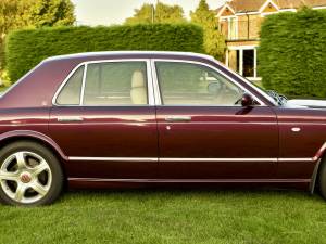 Image 38/50 of Bentley Arnage Green Label (1999)