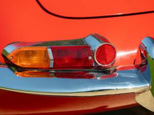 Image 23/50 de Jaguar E-Type 4.2 (1966)