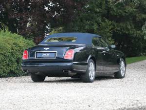 Image 16/31 of Bentley Azure (2007)