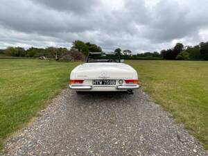 Image 6/37 de Mercedes-Benz 230 SL (1964)