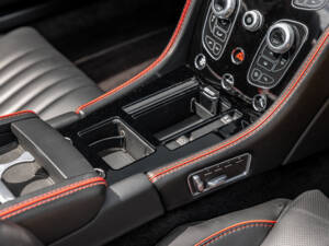 Bild 43/66 von Aston Martin DB 9 GT Volante (2016)