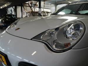 Imagen 34/50 de Porsche 911 Carrera 4 (2002)