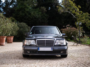 Imagen 4/39 de Mercedes-Benz E 500 (1995)