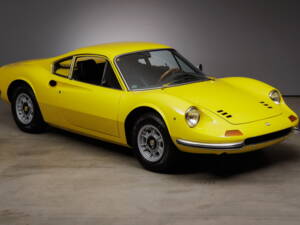 Immagine 7/50 di Ferrari Dino 246 GT (1972)