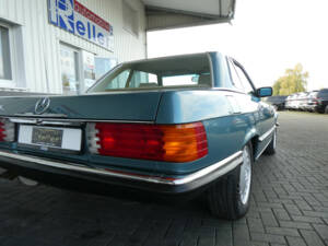 Image 22/30 of Mercedes-Benz 560 SL (1986)