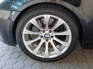 Image 21/51 of BMW M5 (2007)