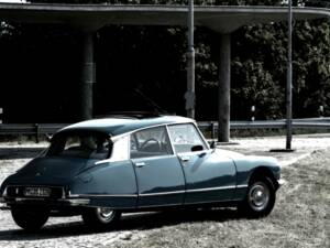 Image 28/30 of Citroën DS 23 Pallas (1975)