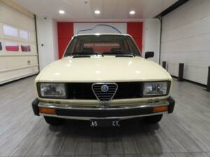 Image 2/15 of Alfa Romeo Alfetta 2.0 (1981)