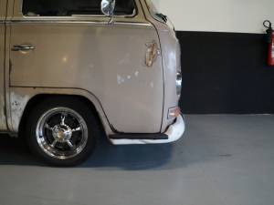 Image 17/43 de Volkswagen T2a minibus (1969)