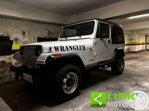 Image 1/10 of Jeep Wrangler 2.5L (1992)