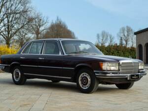 Image 2/50 of Mercedes-Benz 280 SE (1973)