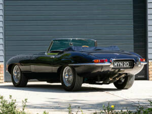 Immagine 4/45 di Jaguar E-Type 4.2 (1966)