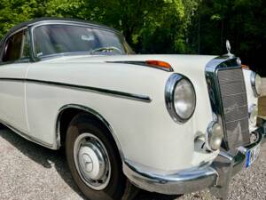 Image 13/55 of Mercedes-Benz 220 S Cabriolet (1957)