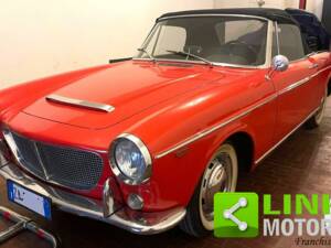 Image 2/10 of FIAT 1200 Convertible (1962)