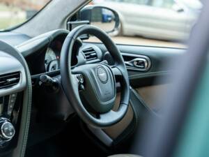 Image 38/50 of Aston Martin Cygnet (2013)