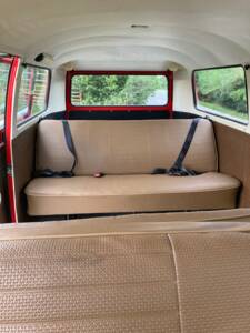 Image 18/25 of Volkswagen T2b minibus (1976)