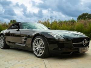 Imagen 2/50 de Mercedes-Benz SLS AMG Roadster (2011)