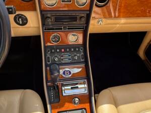 Image 14/32 of Bentley Azure (2003)