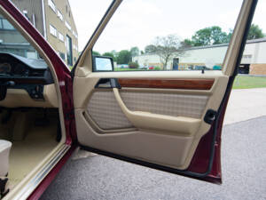 Bild 11/23 von Mercedes-Benz 200 E-16 (1993)