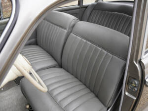 Image 26/50 of BMW 501 V8 (1965)