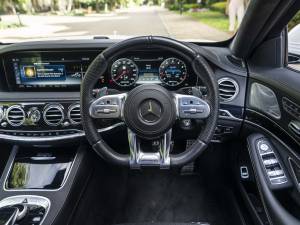 Image 18/33 of Mercedes-Benz S 63 AMG S 4MATIC (2019)