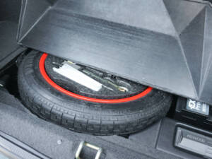 Image 28/40 of Aston Martin DB 7 Vantage (2000)