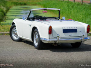 Image 24/31 of Triumph TR 4A (1966)