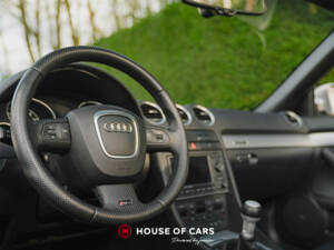 Image 36/49 de Audi RS4 (2006)