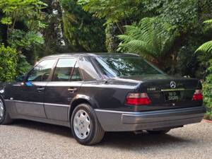 Image 2/73 of Mercedes-Benz 500 E (1992)