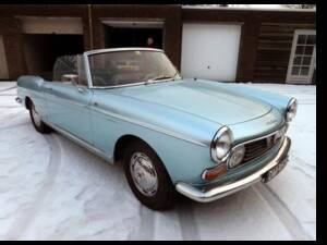 Image 2/9 of Peugeot 404 Injection (1968)