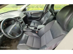 Image 25/46 de Volvo V 70 2.4 (2004)