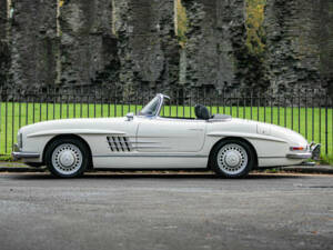 Image 5/29 of Mercedes-Benz 300 SL (1999)