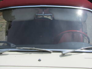 Image 34/45 of Volkswagen Karmann Ghia 1300 (1965)