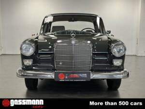 Image 3/15 de Mercedes-Benz 190 c (1964)