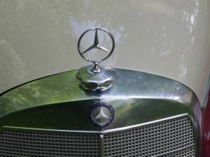 Image 14/33 of Mercedes-Benz 300 d (1961)