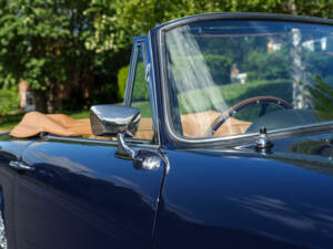 Bild 14/28 von Aston Martin DB 6 Mk II Volante (1970)