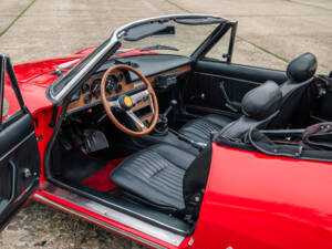 Image 26/39 of FIAT Dino 2400 Spider (1970)