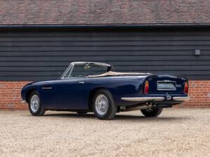 Imagen 4/50 de Aston Martin DB 6 Volante (1967)