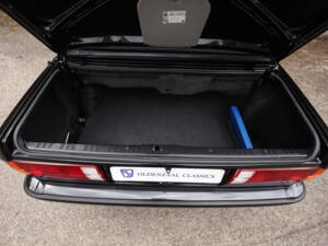 Image 60/83 de BMW 325i (1990)