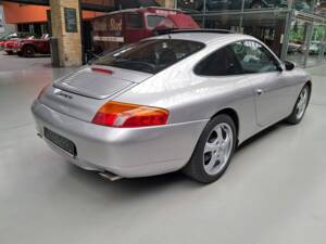Immagine 25/33 di Porsche 911 Carrera (1996)