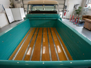 Image 26/38 of Chevrolet Apache Stepside (1958)