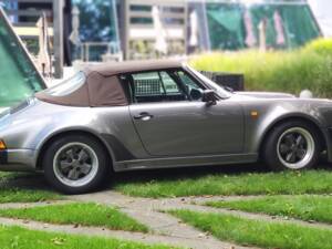 Image 64/104 of Porsche 911 Carrera 3.2 (1986)